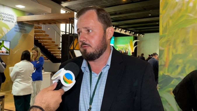 Com capacidade de armazenar apenas metade da produção, Brasil vive gargalo logístico na comercialização