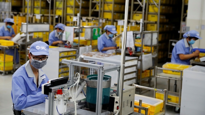 Atividade industrial da China tem aceleração inesperada em agosto, mostra PMI do Caixin