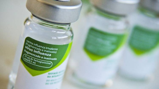 Os fabricantes de vacinas preparam vacinas contra a gripe aviária para humanos 'por via das dúvidas'; nações ricas bloqueiam suprimentos