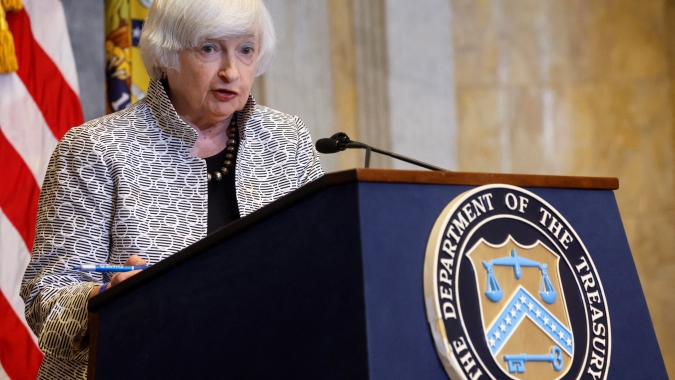 Yellen diz que EUA estão dispostos a tomar medidas adicionais para assegurar depósitos bancários