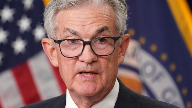 Powell diz que condições de crédito mais rígidas aliviam a pressão sobre aumento de juros pelo Fed
