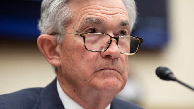 Bolsas dos EUA sobem após Powell evitar comentar política de juros
