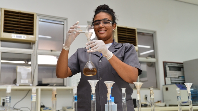 Laboratório Exata Brasil amplia processos e passa a analisar DNA da microbiota do solo