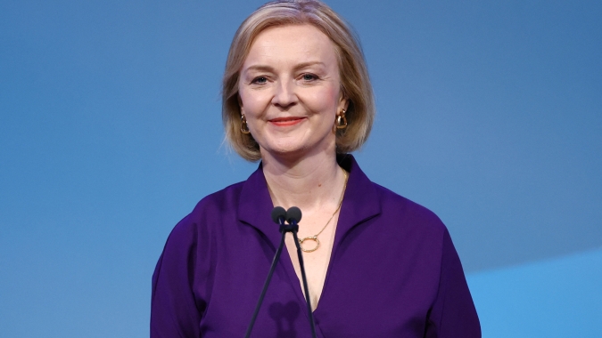 Em primeira viagem internacional, líder britânica Truss promete apoio à Ucrânia