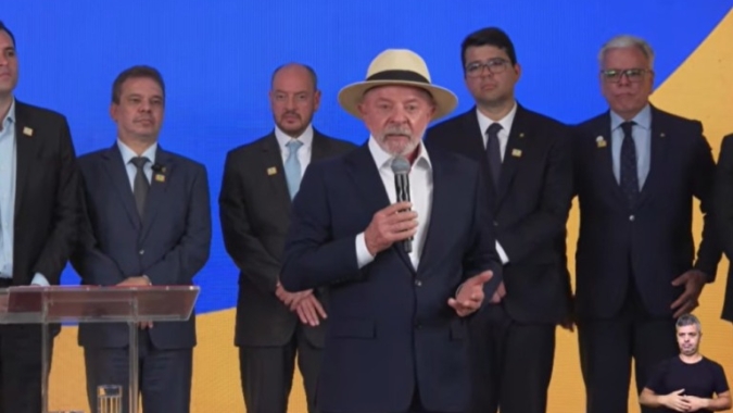 Lula critica Trump por classificar PCC e CV como terroristas: 'Terrorismo foi o 8/1'