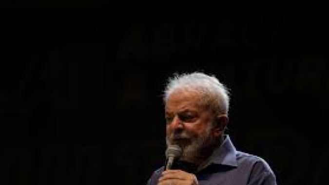 Reuters: Índice de aprovação do governo Lula oscila para baixo e vai a 40,6%, diz CNT/MDA