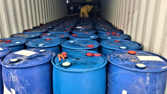 Cerca de 35 toneladas de agrotóxicos ilegais são incinerados no Mato Grosso do Sul