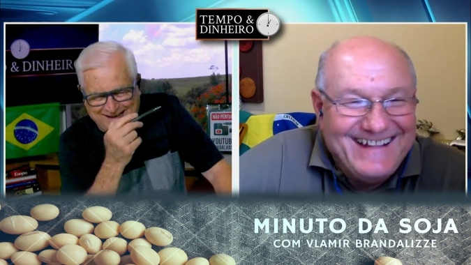 Soja fechando na calmaria