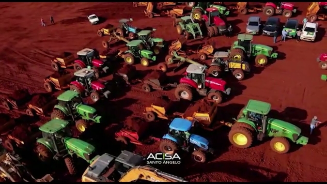 Veja as imagens da  ampliação da pista de aeroporto no RS  por produtores em apenas 7 dias