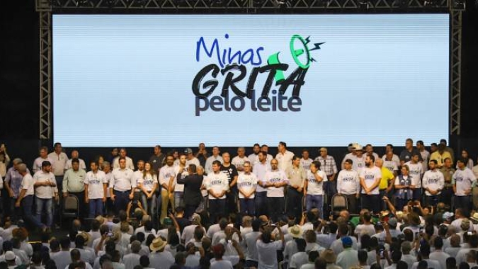 Após ‘Minas Grita pelo Leite’, governo anuncia renegociação de dívidas dos produtores de leite