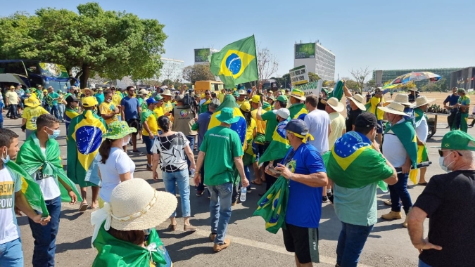 Produtores e caminhoneiros seguem manifestações nesta quarta (08) pelo país