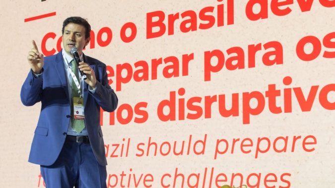 Urgência na expansão da capacidade do Porto de Santos e os desafios macroeconômicos globais marcam o segundo dia do XXV Seminário Internacional do Café
