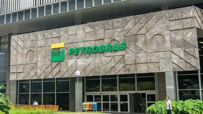 Petrobras diz que vendeu combustível de aviação sustentável produzido com óleo da Bunge