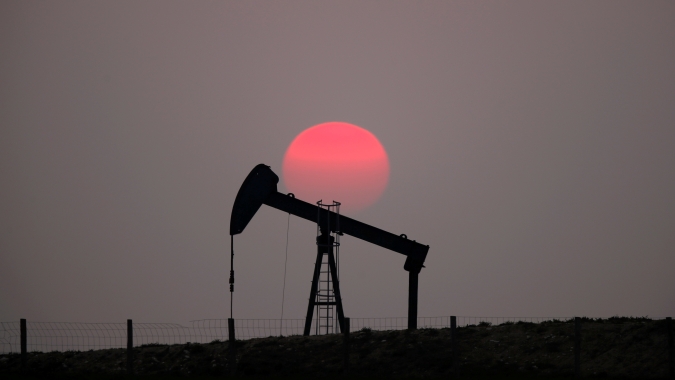 Petróleo sobe 5% após Irã e EUA trocarem exigências de indenização
