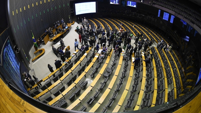 Câmara aprova reforma do Imposto de Renda com garantias para o produtor rural
