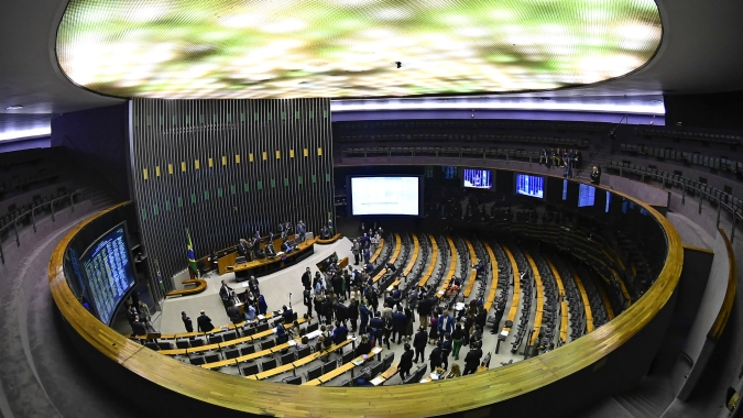 Câmara aprova texto-base com regras para IBS previsto na reforma tributária
