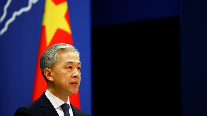 China diz que EUA lançaram balões de alta altitude em seu espaço aéreo