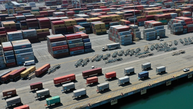 Déficit comercial de bens dos EUA atinge máxima recorde em março