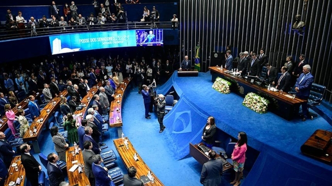 Senadores tomam posse na primeira reunião preparatória  Fonte: Agência Senado