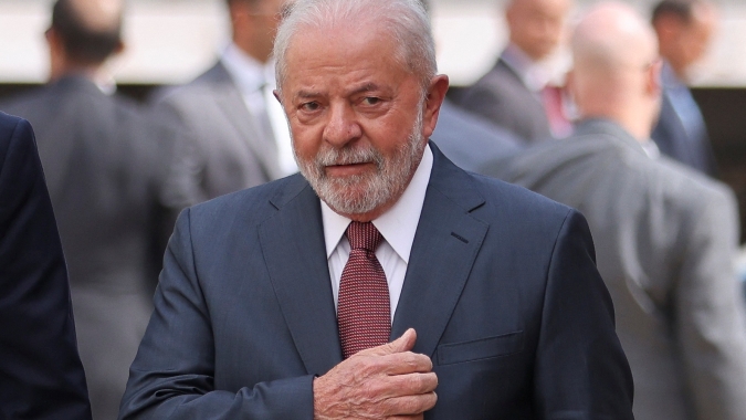 Reuters: Lula voltará a despachar no Planalto na quarta-feira após pneumonia
