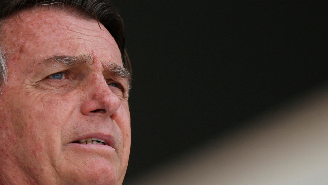 Bolsonaro desiste de ir à Cúpula do Prosul na Colômbia e Mourão vai representá-lo