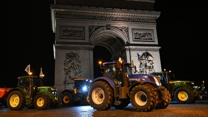 Agricultores franceses realizam novo protesto em Paris para tentar impedir acordo com Mercosul