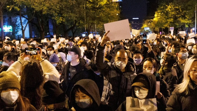 China prepara flexibilização das restrições da Covid após semana de protestos históricos