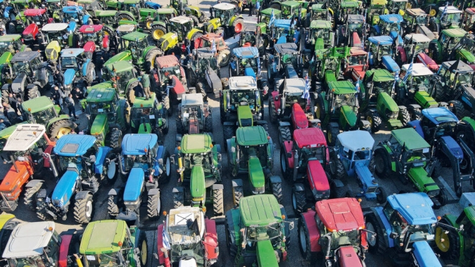 "O mundo está em suspenso até novembro", diz professor. E o agro está no centro dos debates
