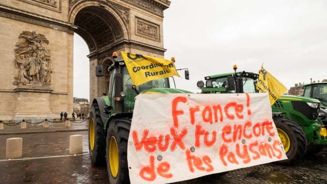 Agricultores franceses inspecionam alimentos importados em protesto contra acordo UE-Mercosul