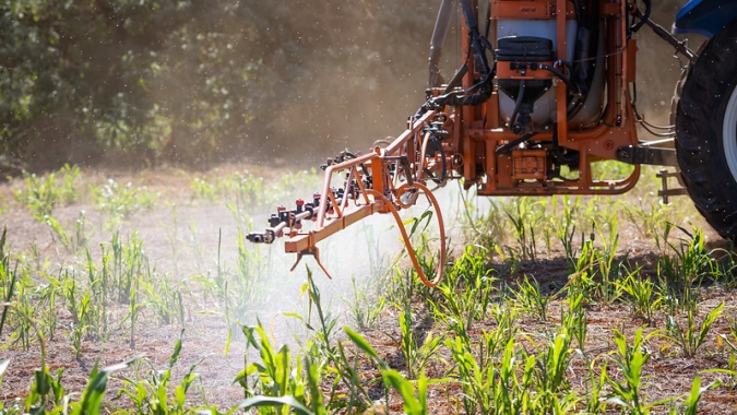 Presidente sanciona com vetos projeto de lei que acelera registro de defensivos agrícolas no Brasil