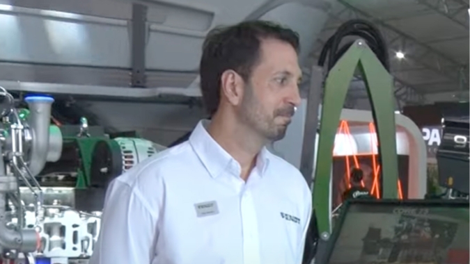 Motor para trator movido a combustíveis renováveis já é realidade, e sai de fábrica rodando com diesel verde