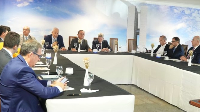 Senadores da FPA se reúnem para debater reforma tributária