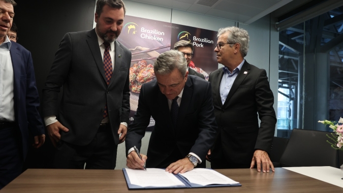 ABPA e ApexBrasil renovam convênio com impacto direto nas exportações