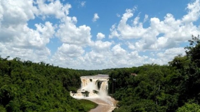 Rio Paraná apresenta condição “normal” na Argentina após navio encalhar
