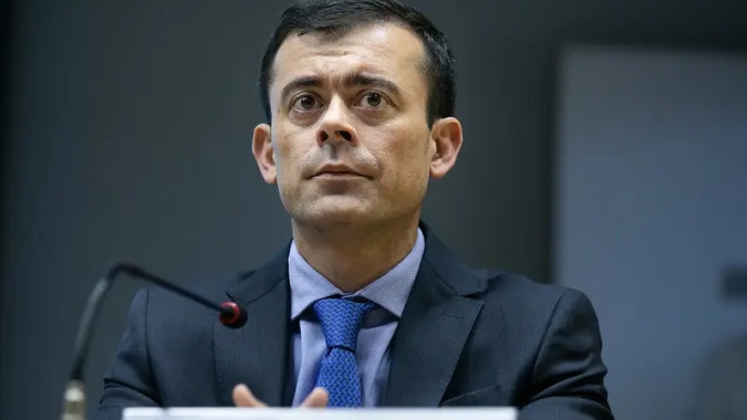 Governo prepara medida para restringir financiamentos em moeda estrangeira a Estados, diz Ceron