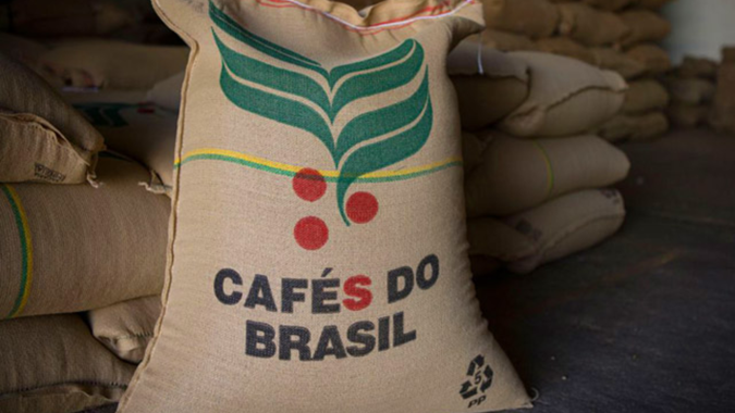 Café fecha com leve queda em Nova Iorque nesta segunda-feira