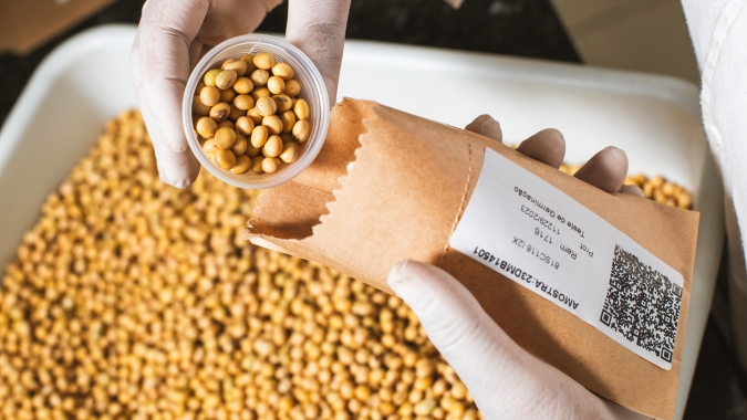Agrodefesa orienta comerciantes e produtores rurais sobre a proibição de venda fracionada ou a granel de sementes