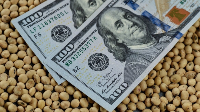 'Dólar Soja 3' tem início lento na Argentina, derivados sobem em Chicago e puxam futuros do grão
