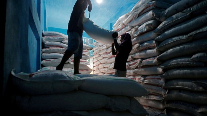 Chuvas de monções prolongadas proporcionam boa produção de açúcar na Ásia; preços sentem
