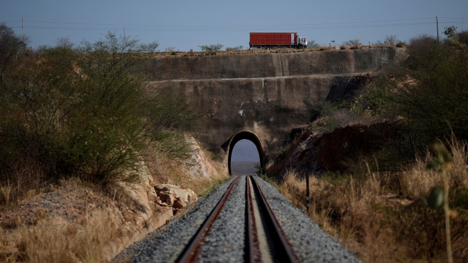 Bolsonaro edita MP com novo marco legal para ferrovias