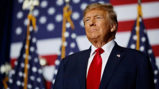 Na Califórnia, Trump quer leis de identificação de eleitores e fluxo de água