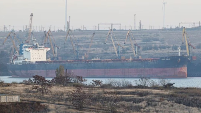 Ucrânia diz que míssil russo atingiu navio civil no Mar Negro