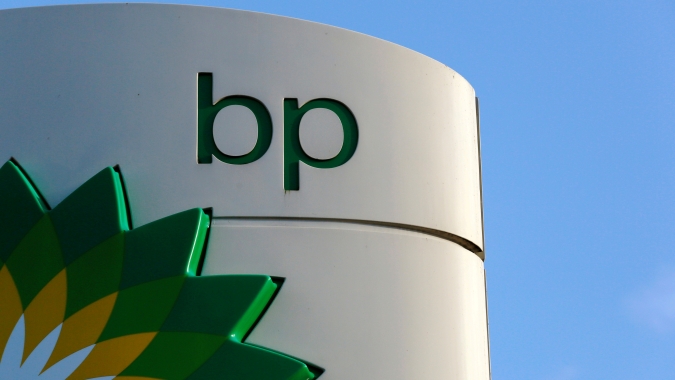 BP amplia pagamento de dividendos e recompra de ações após salto no lucro
