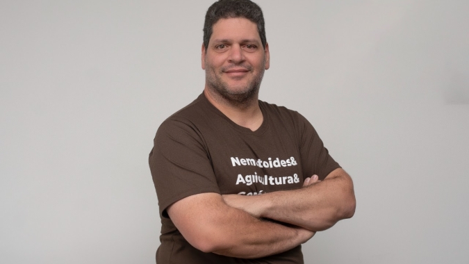 Como economizar fertilizantes a partir das interações microbianas no solo, por Marcus Adonai Castro da Silva