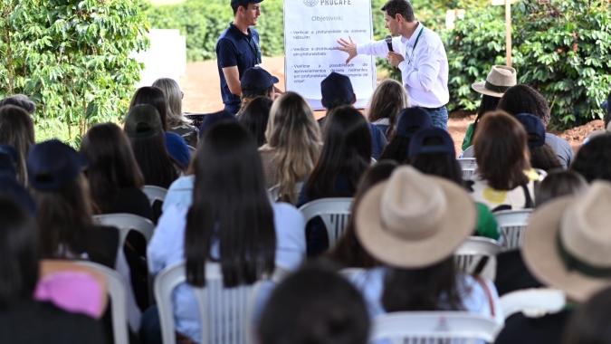 Procafé reúne mais de 2 mil pessoas em Dias de Campo de Varginha (MG)