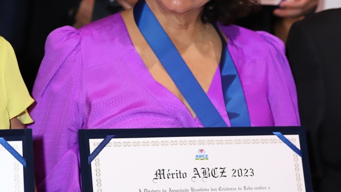 Beatriz Biagi recebe prêmio Mérito ABCZ 2023