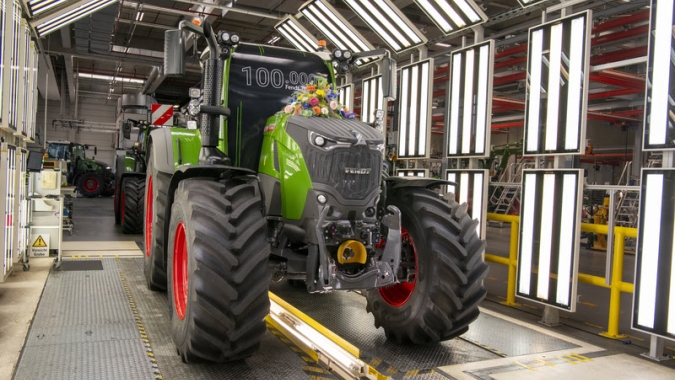 Fendt produz o 100.000° unidade do Fendt 700 Vario e celebra um legado de sucesso global