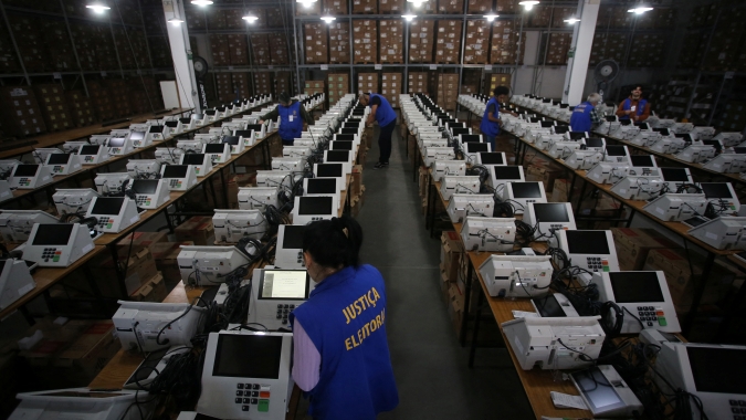 Reuters: Apoio à democracia atinge novo recorde de 79%, aponta Datafolha