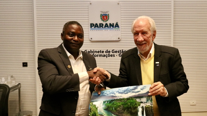 Vice-governador do Paraná apresenta destaques da economia do Paraná ao embaixador da Tanzânia