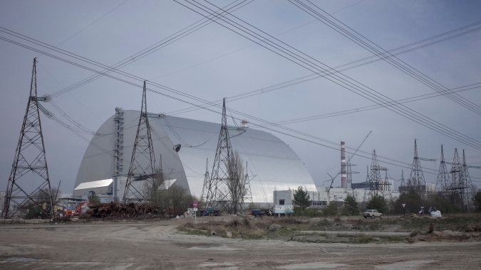 Empresa nuclear ucraniana diz ainda controlar usinas, mas russos se aproximam